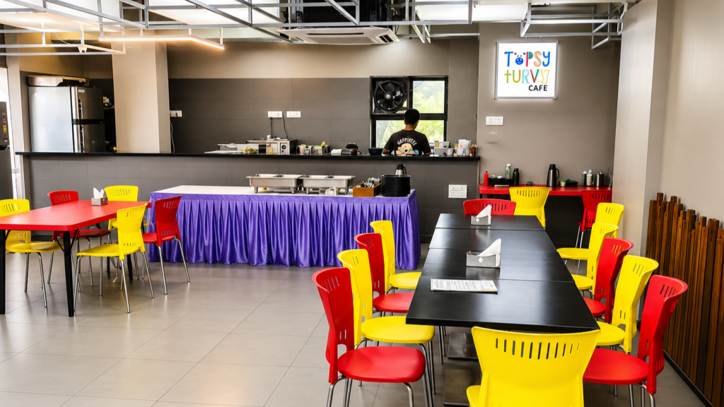 Parent café seating at Topsy Turvy kids playzone Nagpur